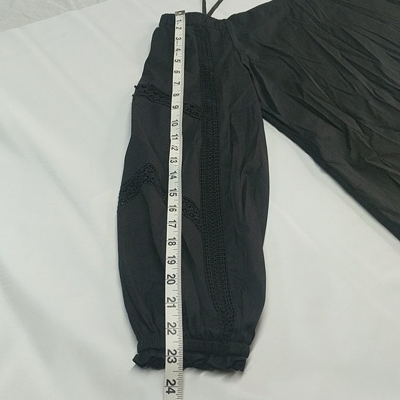 Off shoulder blouse by WHBM, long sleeved Women's Large EUC - Picture 7 of 8